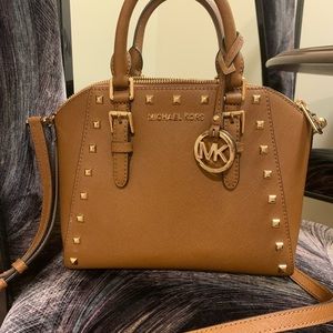 MK s/m sized purse brand new! Authentic